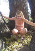 Голая мамка нудистка разгуливает в зимний мороз по снегу 2 фото Голая мамка нудистка разгуливает в зимний мороз по снегу 2 фото