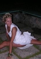 Голая гимнастка выполняет шпагат в комнате на ковре 11 фото Голая гимнастка выполняет шпагат в комнате на ковре 11 фото