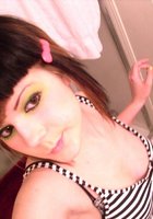 Худенькая любительница селфи снялась в ванной 4 фото Худенькая любительница селфи снялась в ванной 4 фото