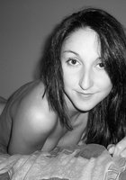 Голые селфи и снимки носатой брюнетки на новый iphone 9 фото Голые селфи и снимки носатой брюнетки на новый iphone 9 фото