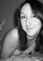 Голые селфи и снимки носатой брюнетки на новый iphone 6 фото Голые селфи и снимки носатой брюнетки на новый iphone 6 фото