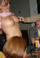 Актрисы демонстрируют свои сиськи 1 фото Актрисы демонстрируют свои сиськи 1 фото