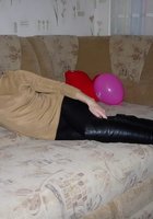 Девушка устроила дома эротическую фотосессию 17 фото Девушка устроила дома эротическую фотосессию 17 фото