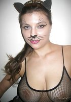 Красотка показала сиськи через прозрачный топик 14 фото Красотка показала сиськи через прозрачный топик 14 фото