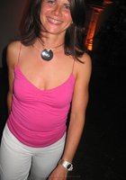 Зрелая брюнетка любит сексуальные одежды 1 фото Зрелая брюнетка любит сексуальные одежды 1 фото