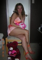 Толстая баба обрадовалась подаркам бойфренда и разделась 17 фото Толстая баба обрадовалась подаркам бойфренда и разделась 17 фото