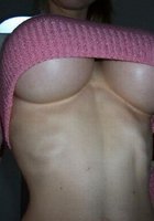 Девки пытаются соблазнить своими большими дойками 5 фото Девки пытаются соблазнить своими большими дойками 5 фото