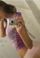 Молодые девушки снимают себя при помощи зеркала 16 фото Молодые девушки снимают себя при помощи зеркала 16 фото