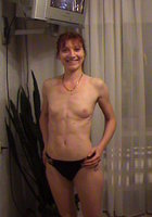 Красавица встречает Новый Год в сетчатом костюме 8 фото Красавица встречает Новый Год в сетчатом костюме 8 фото