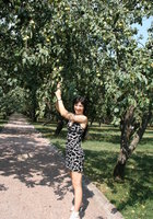 Красавица встречает Новый Год в сетчатом костюме 1 фото Красавица встречает Новый Год в сетчатом костюме 1 фото