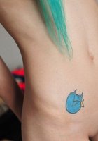 Девушка-эмо смотрит видеоролики голой 10 фото Девушка-эмо смотрит видеоролики голой 10 фото