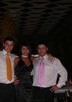 Во время прогулки на природе девушка нашла член для минета 1 фото Во время прогулки на природе девушка нашла член для минета 1 фото