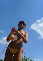 Во время прогулки на природе девушка нашла член для минета 31 фото Во время прогулки на природе девушка нашла член для минета 31 фото