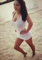 Блондинка демонстрирует черные стринги на кровати 15 фото Блондинка демонстрирует черные стринги на кровати 15 фото