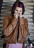 Чертовка с татуировками показывает свои прелести 9 фото Чертовка с татуировками показывает свои прелести 9 фото