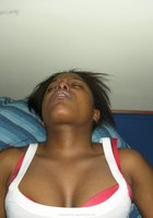 Негритянка мастурбирует вагину красным самотыком 18 фото Негритянка мастурбирует вагину красным самотыком 18 фото