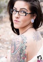 Татуированная красотка с торчащими сосками 9 фото Татуированная красотка с торчащими сосками 9 фото