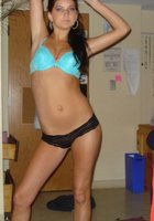 Загорелая брюнетка со стройным телом шалит в квартире в нижнем белье 4 фото Загорелая брюнетка со стройным телом шалит в квартире в нижнем белье 4 фото