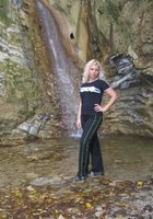 Накрашенная блондинка отсасывает у незнакомца на курорте 1 фото Накрашенная блондинка отсасывает у незнакомца на курорте 1 фото