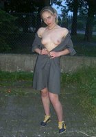 Русская девушка с большой жопой раздевается и сосет члены 2 фото Русская девушка с большой жопой раздевается и сосет члены 2 фото