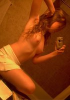 Селфи обнаженных леди перед зеркалом 14 фото Селфи обнаженных леди перед зеркалом 14 фото