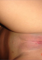 Шоколадная брюнетка позирует в номере раздетой 14 фото Шоколадная брюнетка позирует в номере раздетой 14 фото