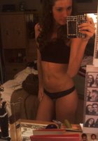 Девушка делает селфи в красивом белье 13 фото Девушка делает селфи в красивом белье 13 фото