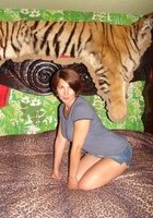 Грудастая жена демонстрирует себя на большой кровати 12 фото Грудастая жена демонстрирует себя на большой кровати 12 фото