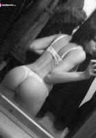 Симпатичные девки позируют перед камерой 1 фото Симпатичные девки позируют перед камерой 1 фото