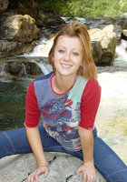 Глазастая девица с веснушками на носу раздевается на камне у воды 2 фото Глазастая девица с веснушками на носу раздевается на камне у воды 2 фото