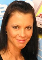 Брюнетка занимается на тренажерах в зале 18 фото Брюнетка занимается на тренажерах в зале 18 фото