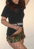 Модель снялась в вызывающей одежде на студии 13 фото Модель снялась в вызывающей одежде на студии 13 фото