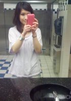 Телочки в нижнем белье позируют перед зеркалом 6 фото Телочки в нижнем белье позируют перед зеркалом 6 фото