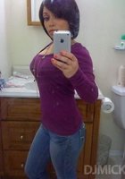 Телочки в нижнем белье позируют перед зеркалом 15 фото Телочки в нижнем белье позируют перед зеркалом 15 фото