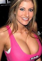 Огромные дойки девах с торчащими сосками 5 фото Огромные дойки девах с торчащими сосками 5 фото