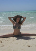 Красивая модель отправилась отдыхать в горы и на море 10 фото Красивая модель отправилась отдыхать в горы и на море 10 фото