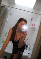 Грудастые девки снимают обнаженное отражение своего тела в зеркале 6 фото Грудастые девки снимают обнаженное отражение своего тела в зеркале 6 фото