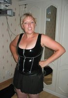 Зрелая любовница хвастается нарядами 15 фото Зрелая любовница хвастается нарядами 15 фото