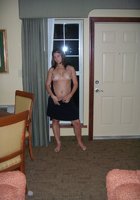 Чувиха отсасывает хер избранника после рабочего дня 20 фото Чувиха отсасывает хер избранника после рабочего дня 20 фото