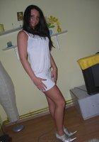 Гламурная брюнетка сама лапает свои большие сиськи и дает подруге 2 фото Гламурная брюнетка сама лапает свои большие сиськи и дает подруге 2 фото