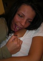 Гламурная брюнетка сама лапает свои большие сиськи и дает подруге 26 фото Гламурная брюнетка сама лапает свои большие сиськи и дает подруге 26 фото