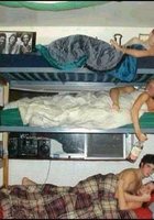 Молодежь развлекается в студенческой общаге 20 фото Молодежь развлекается в студенческой общаге 20 фото