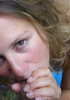 Соска в чулках лежа на постели демонстрирует волосатую пилотку 5 фото Соска в чулках лежа на постели демонстрирует волосатую пилотку 5 фото