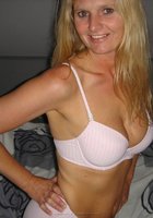 Белобрысая стерва берет за щеку у любовника 10 фото Белобрысая стерва берет за щеку у любовника 10 фото