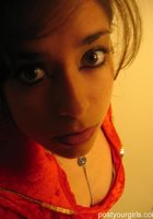 Студентка без трусиков приподнимает майку 3 фото Студентка без трусиков приподнимает майку 3 фото