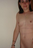 Европейка демонстрирует молодому человеку сочную щелку на кровати 5 фото Европейка демонстрирует молодому человеку сочную щелку на кровати 5 фото