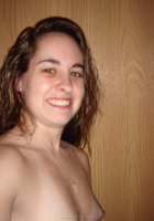 Европейка демонстрирует молодому человеку сочную щелку на кровати 3 фото Европейка демонстрирует молодому человеку сочную щелку на кровати 3 фото