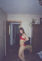 Улыбчивая стройняшка в конце прошлого века часто позировала в белых чулках 6 фото Улыбчивая стройняшка в конце прошлого века часто позировала в белых чулках 6 фото