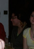 Еврейка в очках разделась и показала голое тело в своей комнате 1 фото Еврейка в очках разделась и показала голое тело в своей комнате 1 фото