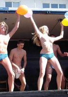 Молодежь раздевается на сцене во время конкурсов 2 фото Молодежь раздевается на сцене во время конкурсов 2 фото